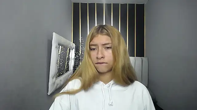 Snapshot of nancy_blonde chatting on 05/05/26, 12:13 nancy blonde online show from 05/05/26, 12:13