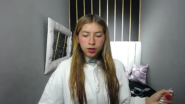 Snapshot of nancy_blonde chatting on 06/05/26, 01:39 nancy blonde online show from 06/05/26, 01:39
