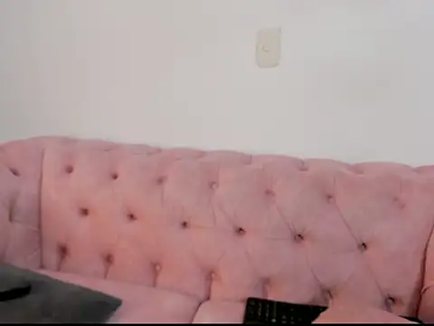 Melaniie Hill online show from 04/22/26, 07:37