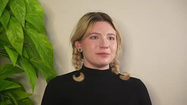 VennieLippe online show from 04/20/26, 09:01