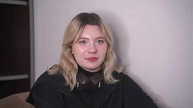 VennieLippe online show from 04/24/26, 09:12