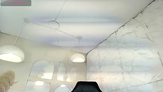 Moon Red r online show from 04/24/26, 07:38