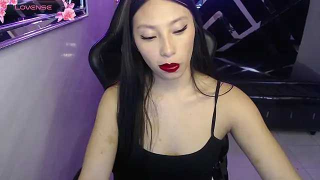 Snapshot of Queen_Jen_v chatting on 05/01/26, 08:02 Queen Jen v online show from 05/01/26, 08:02