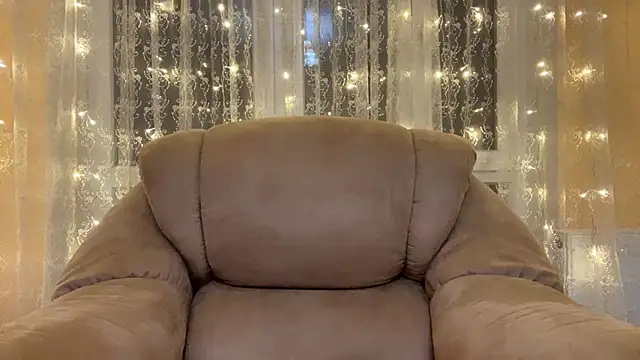 MistiPitzen online show from 04/19/26, 09:28