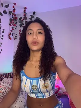 Snapshot of Daphnne_Curly chatting on 05/30/26, 03:14 Daphnne Curly online show from 05/30/26, 03:14
