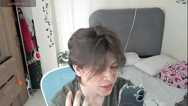 Snapshot of Felixzyn chatting on 05/19/26, 07:20 Felixzyn online show from 05/19/26, 07:20