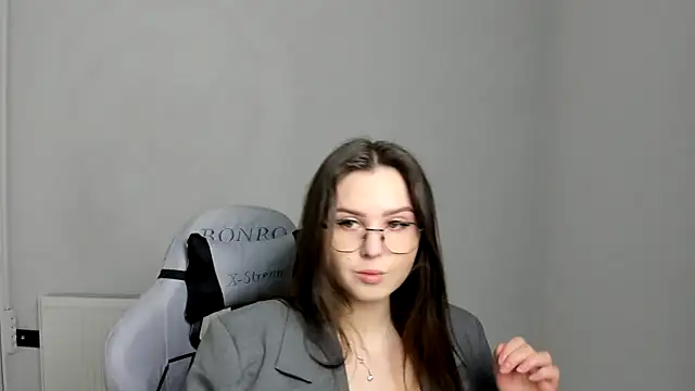 Regina cute  online show from 04/29/26, 11:36
