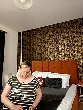 I amVeronicle online show from 04/27/26, 06:06