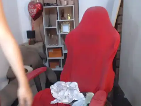 seductive chloe31 online show from 04/23/26, 06:25