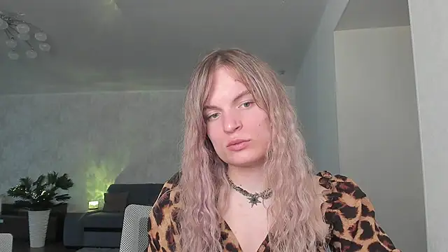 milliKira006 online show from 04/20/26, 03:04