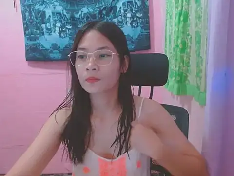 Snapshot of Sweetsexylady19 chatting on 06/07/26, 05:11 Sweetsexylady19 online show from 06/07/26, 05:11