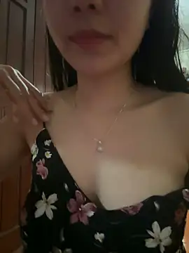 Snapshot of Yumiara chatting on 05/09/26, 02:33 Yumiara online show from 05/09/26, 02:33