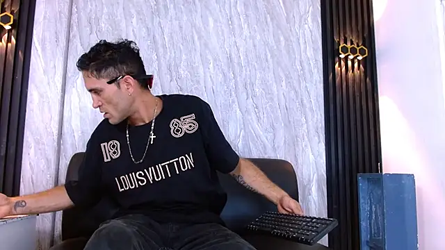 Andres Colins1 online show from 05/14/26, 04:58