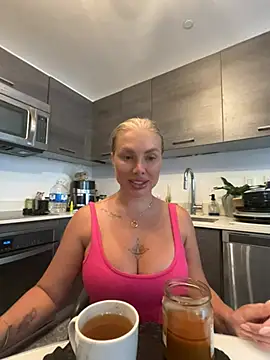 Karen Luxe online show from 05/20/26, 07:53