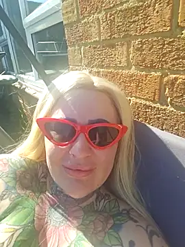 emobarbiedoll online show from 04/23/26, 02:41