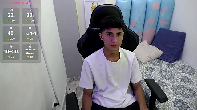 AAA WHITE online show from 04/23/26, 04:35