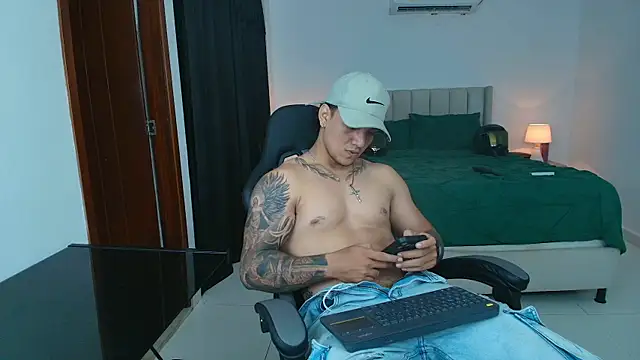 Snapshot of Mrbig_maximo chatting on 06/07/26, 02:16 Mrbig maximo online show from 06/07/26, 02:16