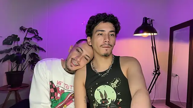 Snapshot of Noah_and_Steven chatting on 07/08/26, 03:49 Noah and Steven online show from 07/08/26, 03:49