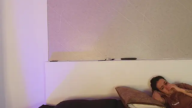 Jhon and Karol online show from 06/18/26, 04:02