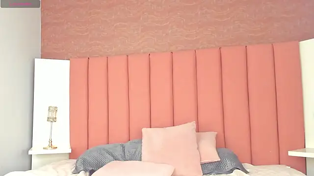 MiaJacksson online show from 05/25/26, 07:53