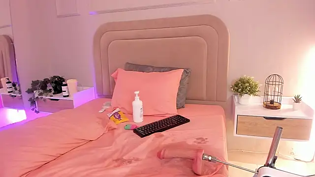 Rachelladams online show from 04/21/26, 02:51