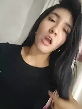 Snapshot of ninaavelvett chatting on 05/15/26, 02:07 ninaavelvett online show from 05/15/26, 02:07