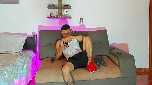 Teo Rave online show from 05/18/26, 04:57