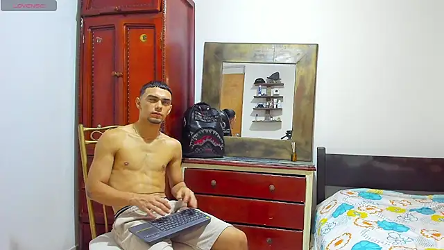 Snapshot of Teo_Rave chatting on 07/18/26, 06:34 Teo Rave online show from 07/18/26, 06:34