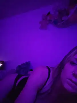 Snapshot of LillyXLust chatting on 05/15/26, 12:39 LillyXLust online show from 05/15/26, 12:39