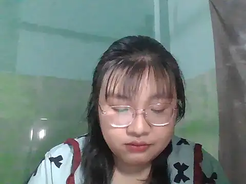 Minot01 online show from 04/23/26, 05:15