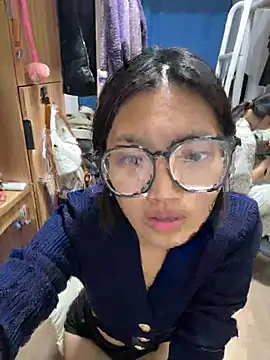 qiqi202602 online show from 04/25/26, 12:08