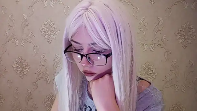 Snapshot of DelicaBrome chatting on 07/18/26, 01:15 DelicaBrome online show from 07/18/26, 01:15