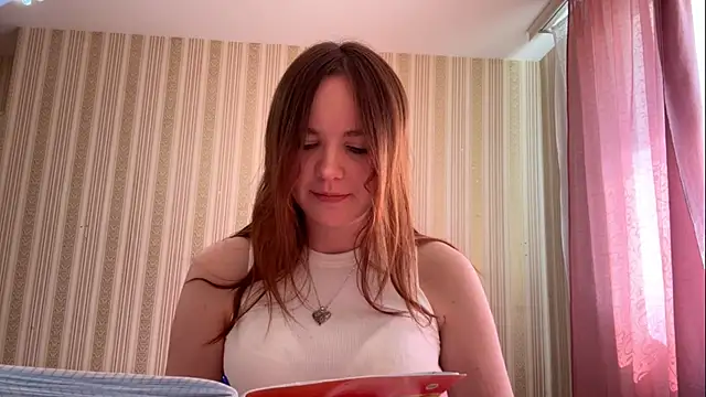 FransiscaLauderback online show from 04/21/26, 11:16