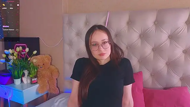 KaraParsons online show from 04/21/26, 07:14