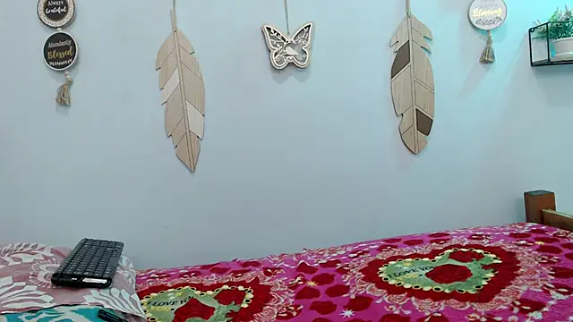 maidycute18 online show from 04/23/26, 07:49