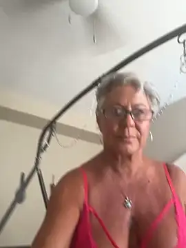 SilverRain  online show from 04/22/26, 03:02