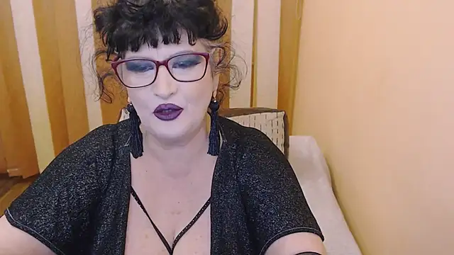 Snapshot of QuuenOfSin chatting on 03/02/25, 05:25 QuuenOfSin online show from 03/02/25, 05:25