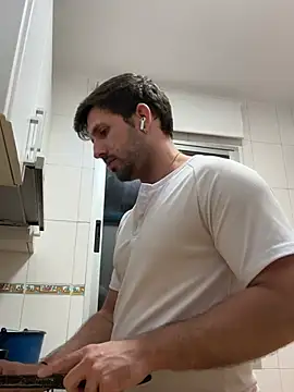 MathiasBellucci online show from 04/23/26, 09:06