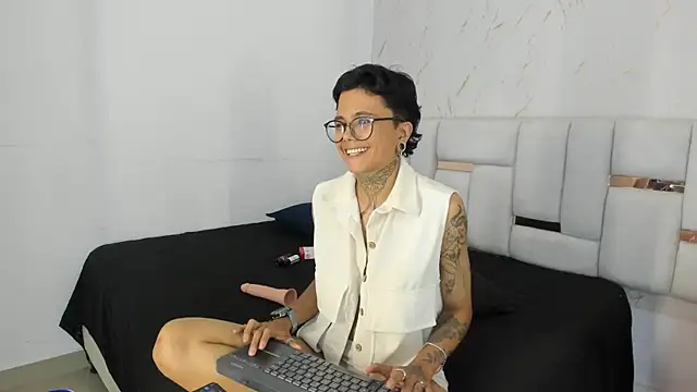 Snapshot of Antony_D_ossa chatting on 05/16/26, 07:34 Antony D ossa online show from 05/16/26, 07:34