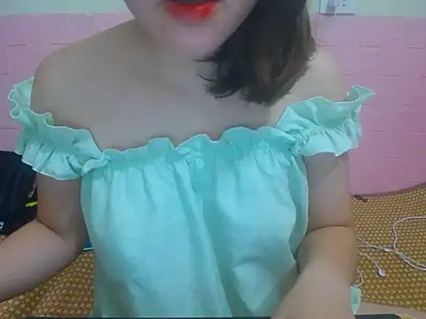 Snapshot of Mimi_200 chatting on 05/13/26, 03:15 Mimi 200 online show from 05/13/26, 03:15