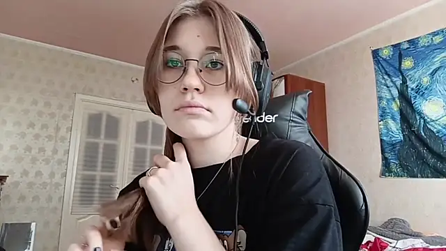 MandieBusby online show from 04/22/26, 03:02