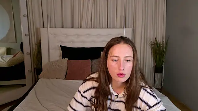 NadinnL online show from 07/06/26, 01:30