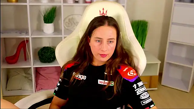 NadinnL online show from 07/10/26, 07:27