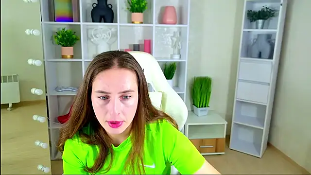 NadinnL online show from 07/21/26, 05:43