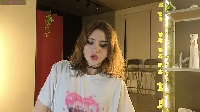 Snapshot of lovergirl4me chatting on 05/11/26, 05:43 lovergirl4me online show from 05/11/26, 05:43