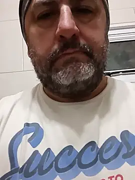 Snapshot of ar174 chatting on 06/11/26, 02:53 ar174 online show from 06/11/26, 02:53