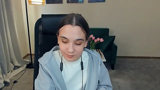 MarianHenaire online show from 04/22/26, 10:17