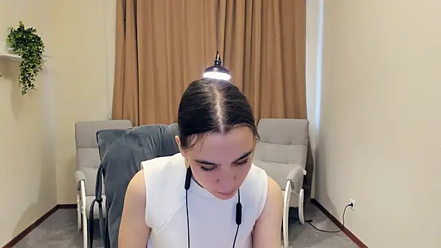 MarianHenaire online show from 04/23/26, 11:31