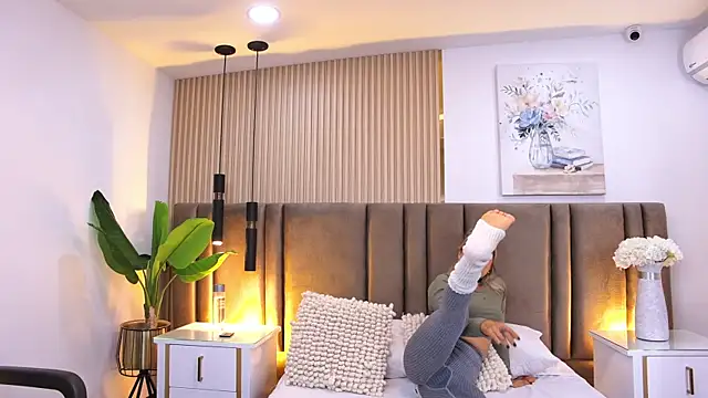 EvaRios  online show from 04/22/26, 12:18