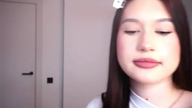 SaraSwartz online show from 04/24/26, 05:10